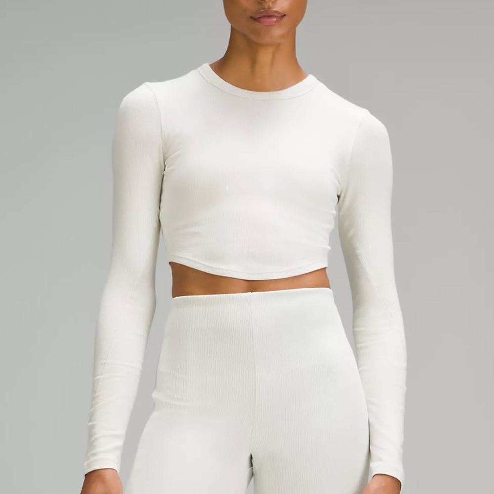 Lululemon hold tight crop LS size 6 bone